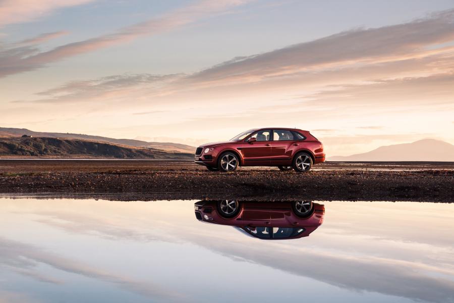  Bentley Bentayga V8 2018 года  (WW) (фото 7 из 49)